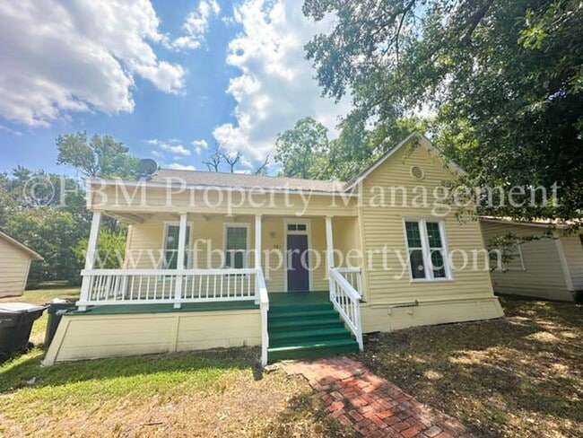 Building Photo - 741 W Park Ave