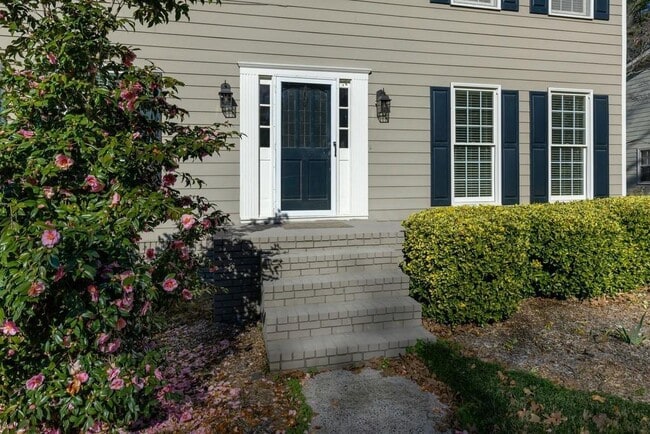 Building Photo - 4843 McPherson Dr NE Rental