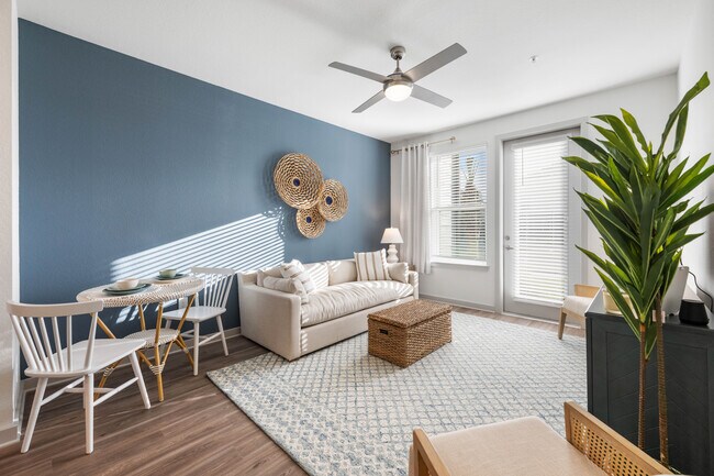 Novo Gateway | Apartments and Townhomes