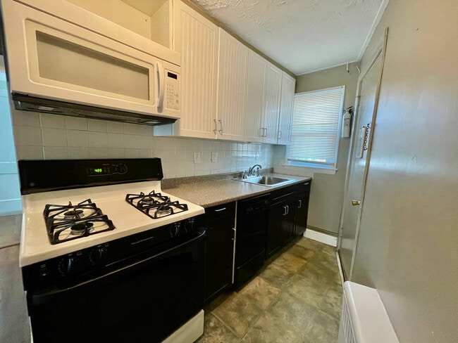 Photo - 1730 Commonwealth Ave Unit 3