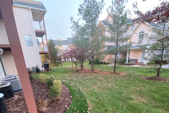 Building Photo - 505 Plymouth Rd Unit 505