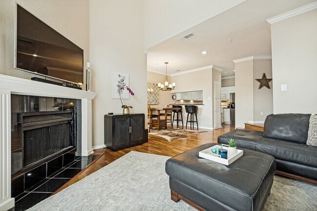 Photo - 6004 Auburndale Ave Unidad E