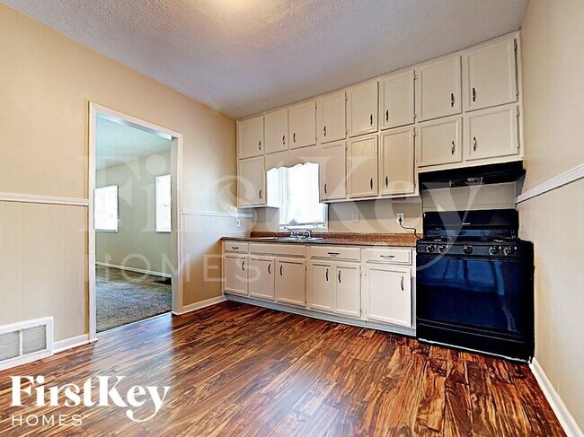 Photo - 615 Clement St