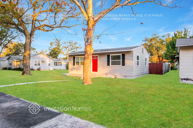 Photo - 4535 Emerson Ave S