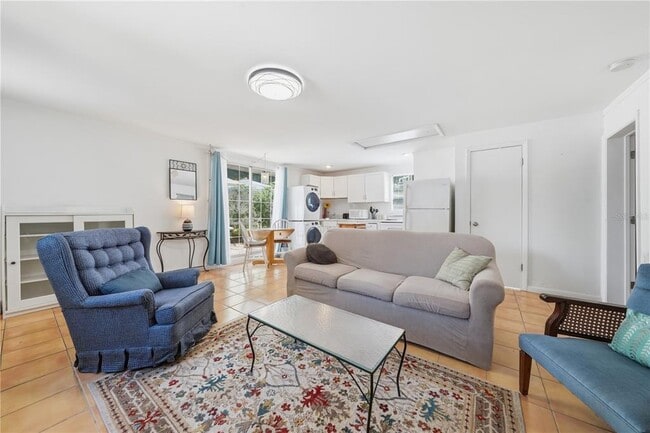 Photo - 206 E 9th Ave