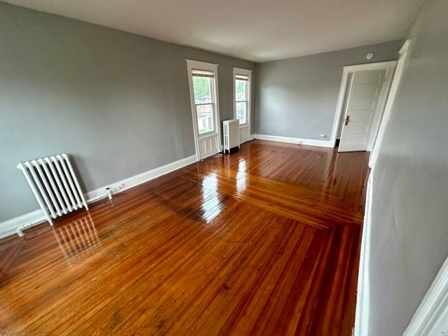 Building Photo - 374 3rd Ave Rental