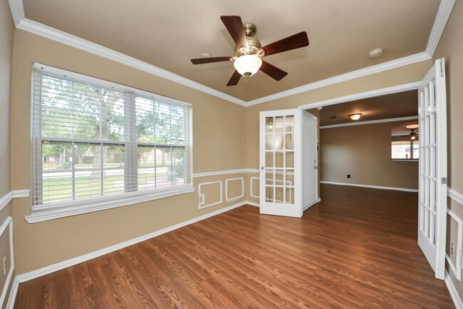 Photo - 1702 Kemah Oaks Dr