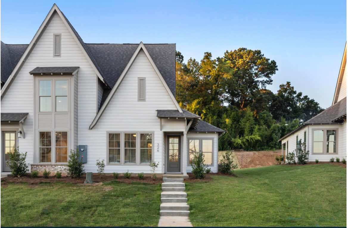 Photo - 327 Northgate Blvd