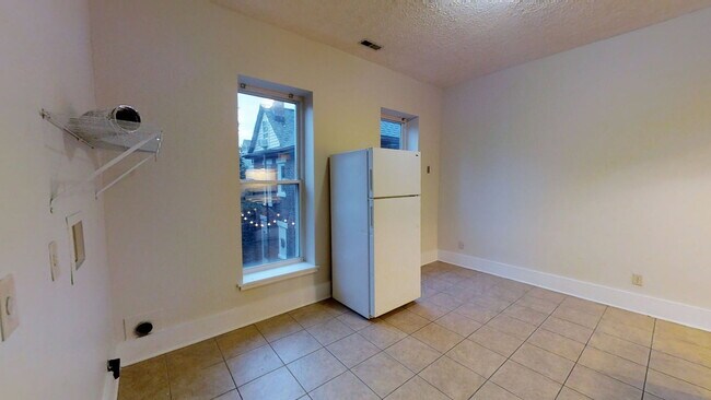 Photo - 45 1/2 Euclid Ave Unit F