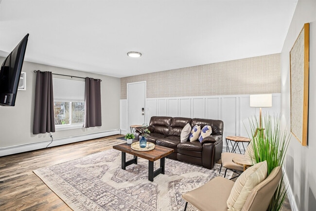 Photo - 22 2nd St Unit ID1032303P