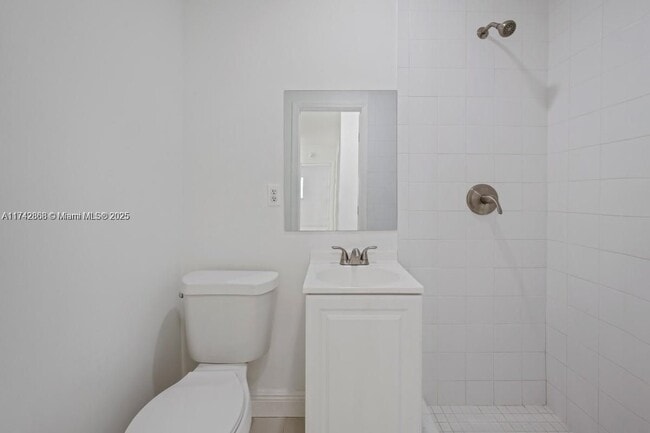 Photo - 2810 NE 60th St