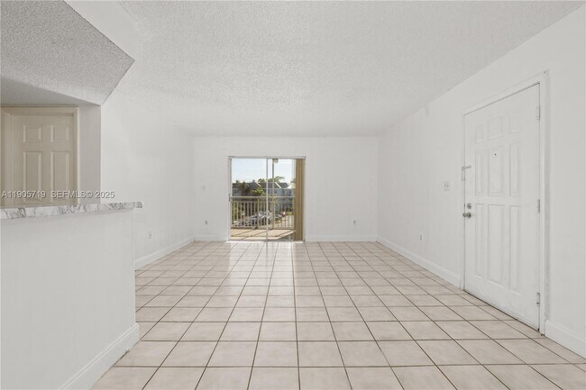 Photo - 8650 SW 212th St Unit 303