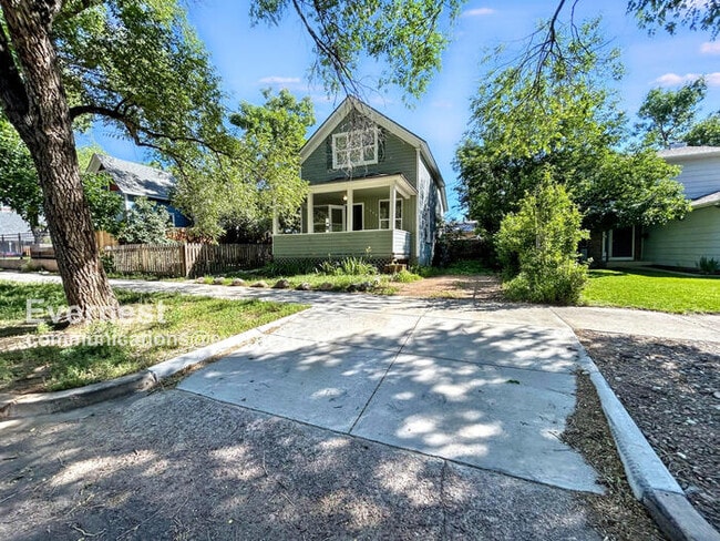 Photo - 1426 W Cucharras St House