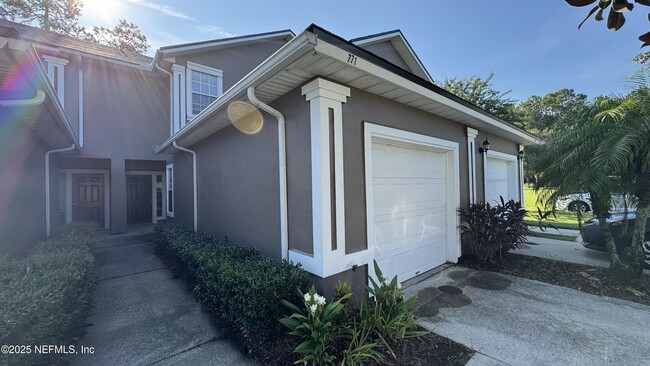 Building Photo - 771 Scrub Jay Dr Rental