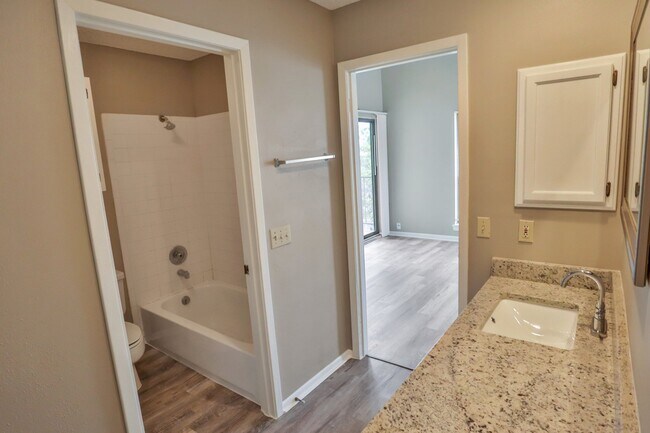 Photo - 2255 Thousand Oaks Dr