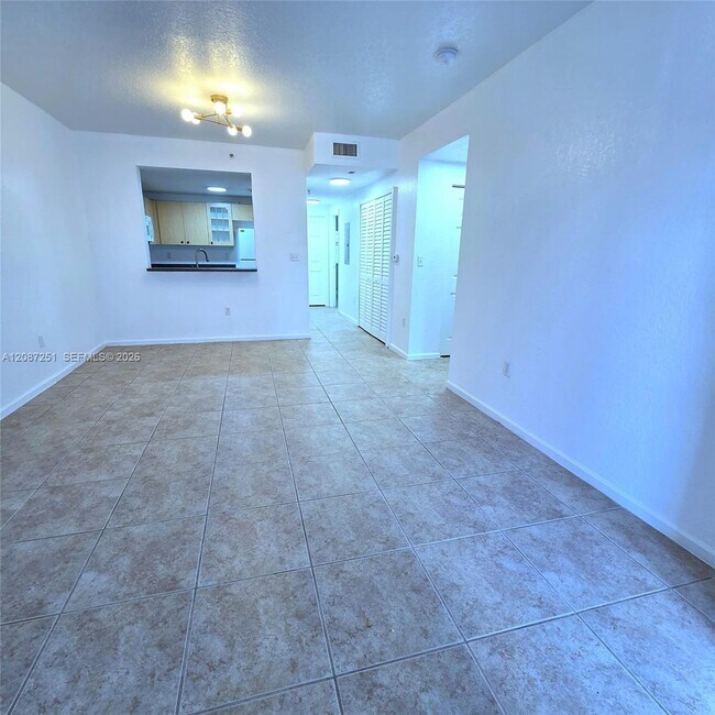 Photo - 2901 Riverside Dr Unit #203