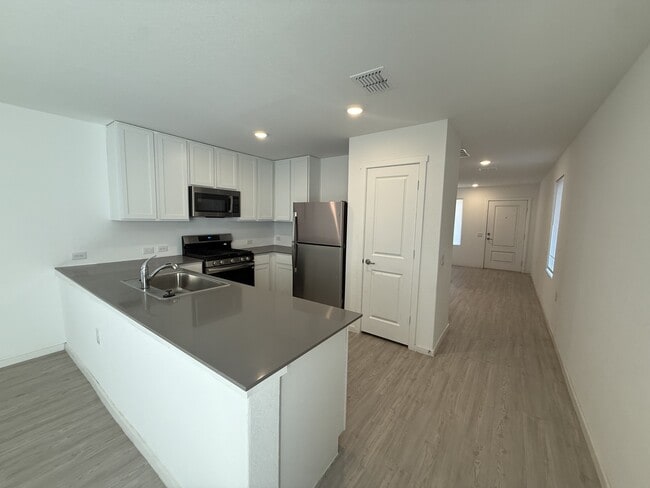 Building Photo - 10727 Vesta Curv