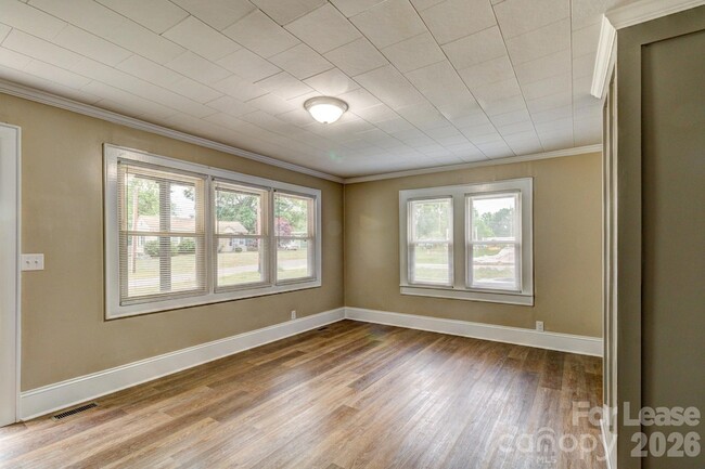 Photo - 207 Ramsey St