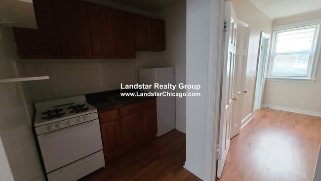 Photo - 6906 N Ravenswood Ave Unidad G