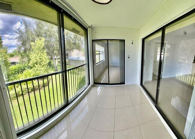 Photo - 9657 Riverside Dr Unit 5H
