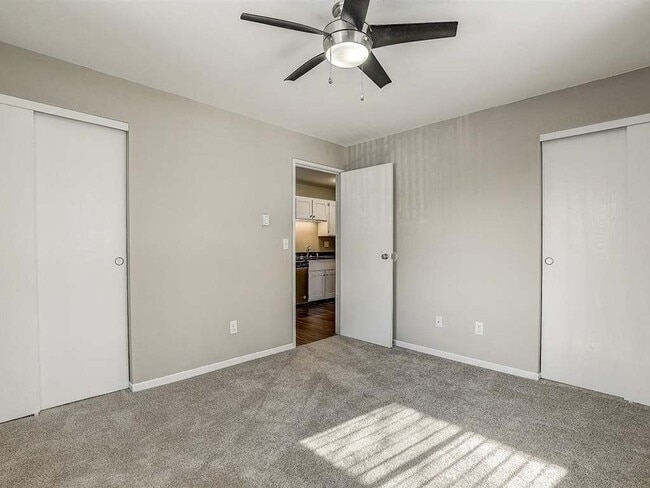 Roberts Manor Apartments