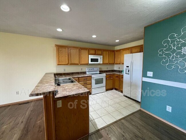 Photo - 730 Olive St Unit A