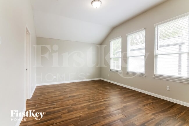 843 Ridgecrest Rd