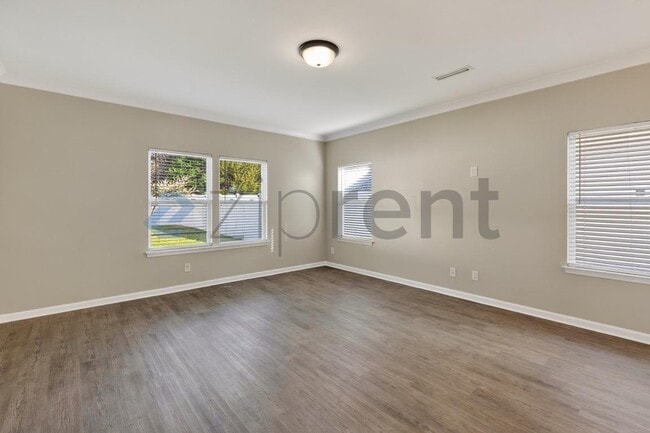 Photo - 291 Ranlo Ave