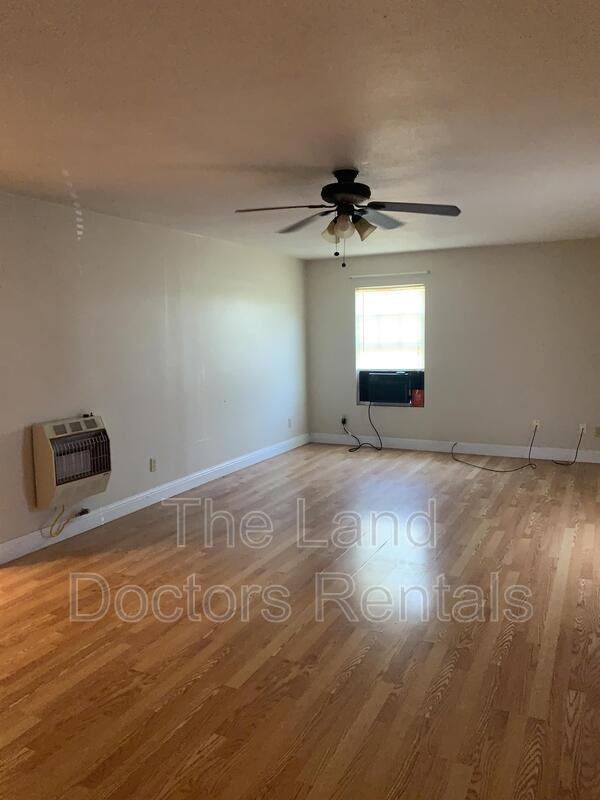 Photo - 1220 Manning Rd