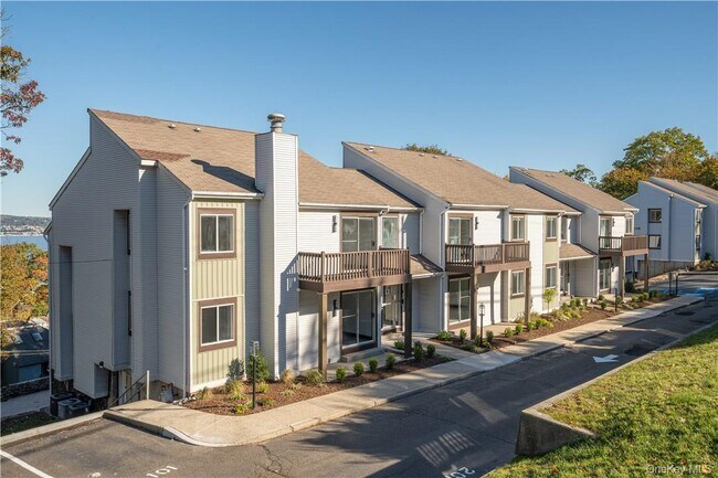 Photo - 8-12 South Blvd Unit 8-104