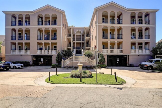 Photo - 58 Briar Hollow Ln Condo Unit 301