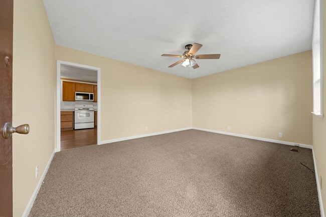 Photo - 3 Bedroom Home For Rent Near Needmore Road!