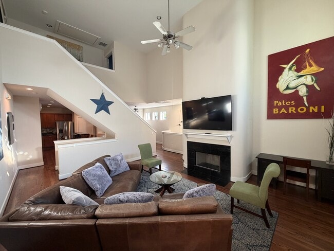 Photo - 5810 Darling St