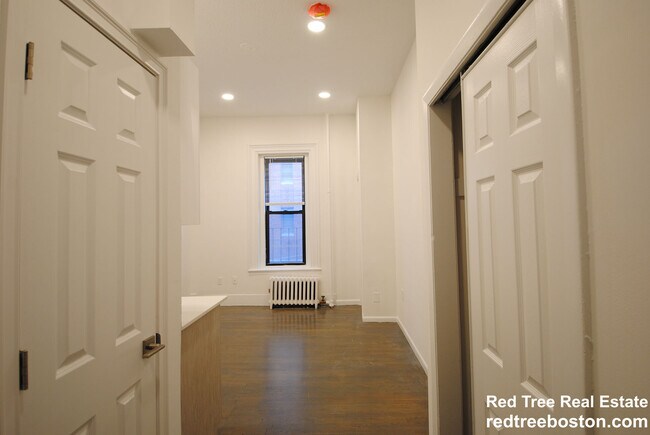 Photo - 270 Newbury St Unit 1