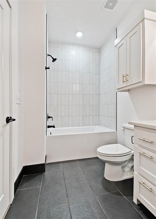 Photo - 32 Coalburn Dr