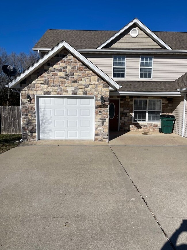 Building Photo - 16056 Holy Cross Ln Unit 16056 B Holy Cross Rental