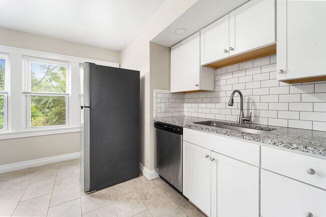 Photo - 465 Cherry St