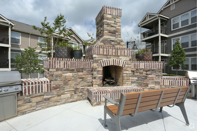 Outdoor Fire Pit and Lounge