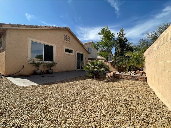 Photo - 306 Winery Ridge St