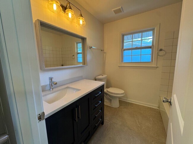 Photo - 995 Fleetwood Cir SW