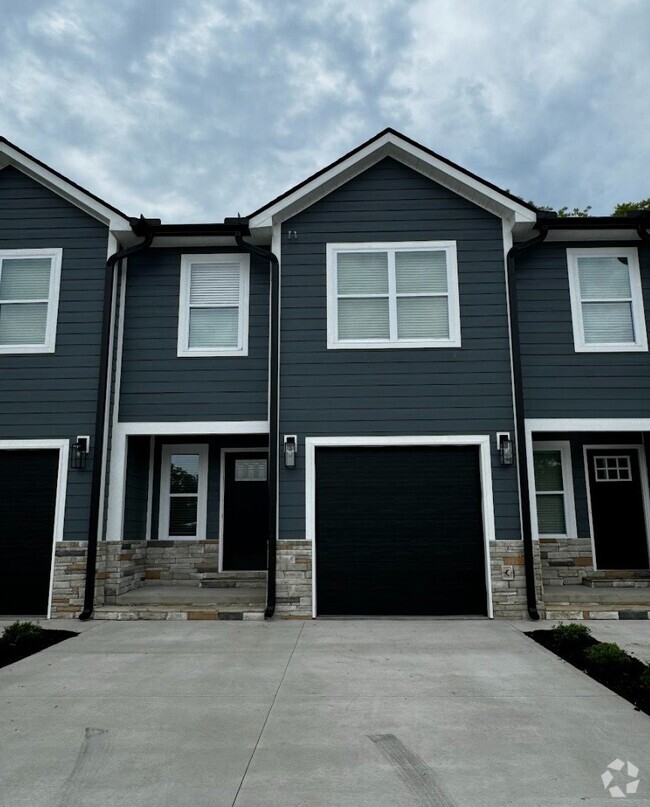 Building Photo - ???? Brand New 3BR/2.5BA Townhome for Rent...