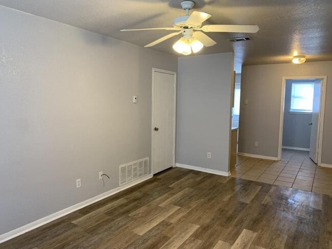 Photo - 2807 Cantabrian Dr