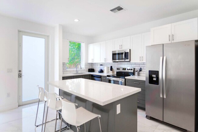 1175 NW 26th St Unit SI FL1-ID1022299P