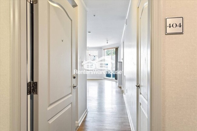 Photo - 249 W Freemason St