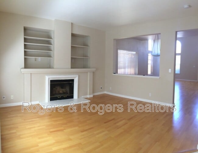 Photo - 213 Houghton St