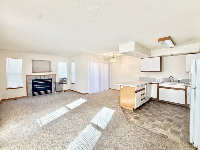 Photo - 1637 Westbridge Dr