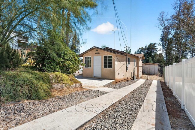 Building Photo - Comfortable 2 Bedroom Home with Open Living Space in Menifee