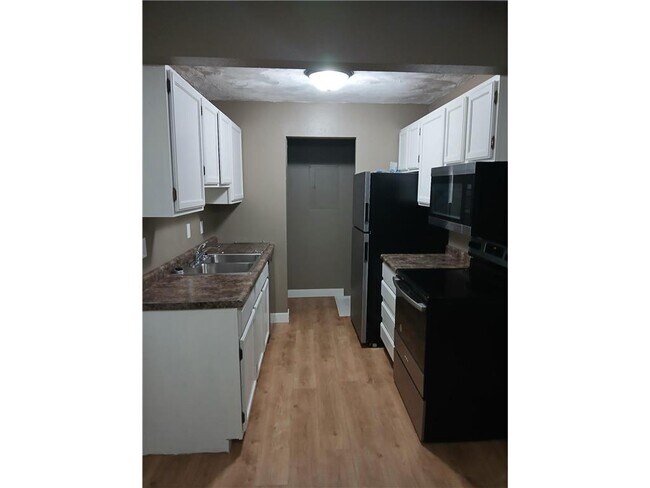 Photo - 901 Country Club Dr Unit 204