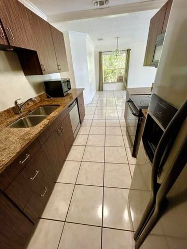 Photo - 141 Plumage Ln