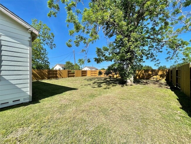 Photo - 205 S Wilson St